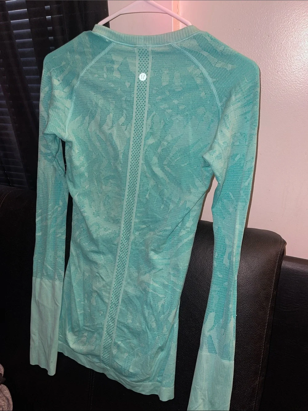 LULULEMON SEAWHEEZE SWIFTLY TECH LS CREW HEATHERED BALI BREEZE SIZE 6